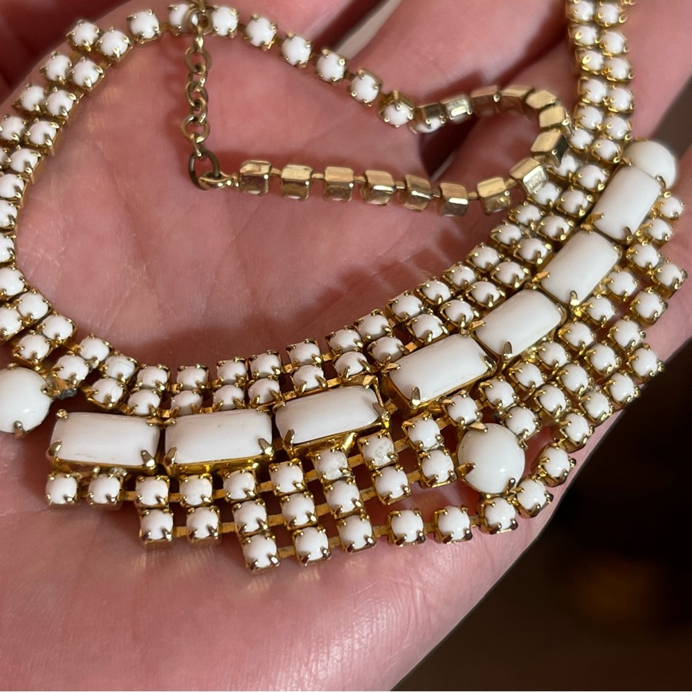 Antique 1940's Retro Art Deco White Milk Glass Emerald Cut Choker Necklace